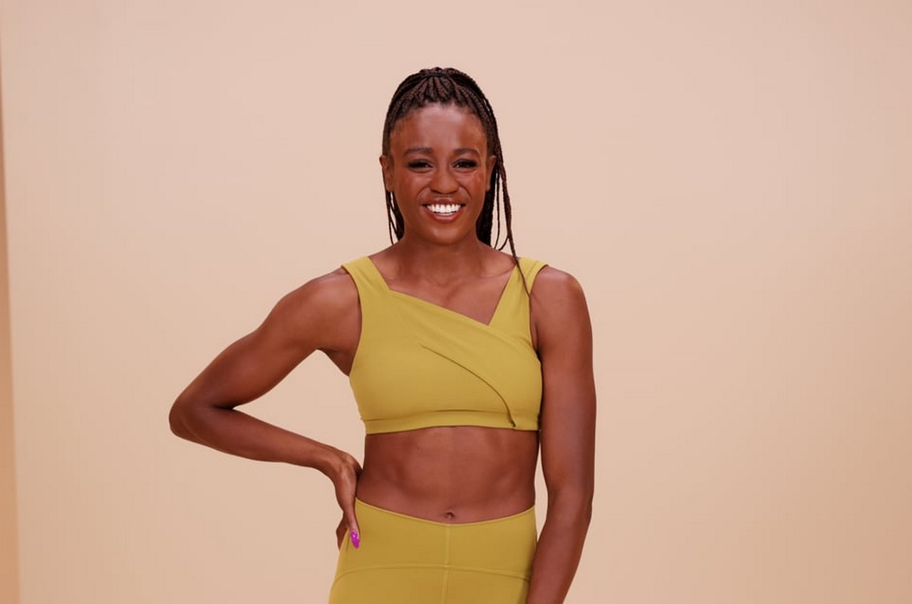  Why Gold Medalist and POPSUGAR Trainer Jasmine Blocker’s Fitness Philosophy Is “Less Is More”